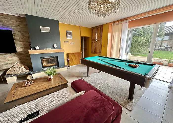 Grande Maison Familiale Bien Equipee Avec Billard