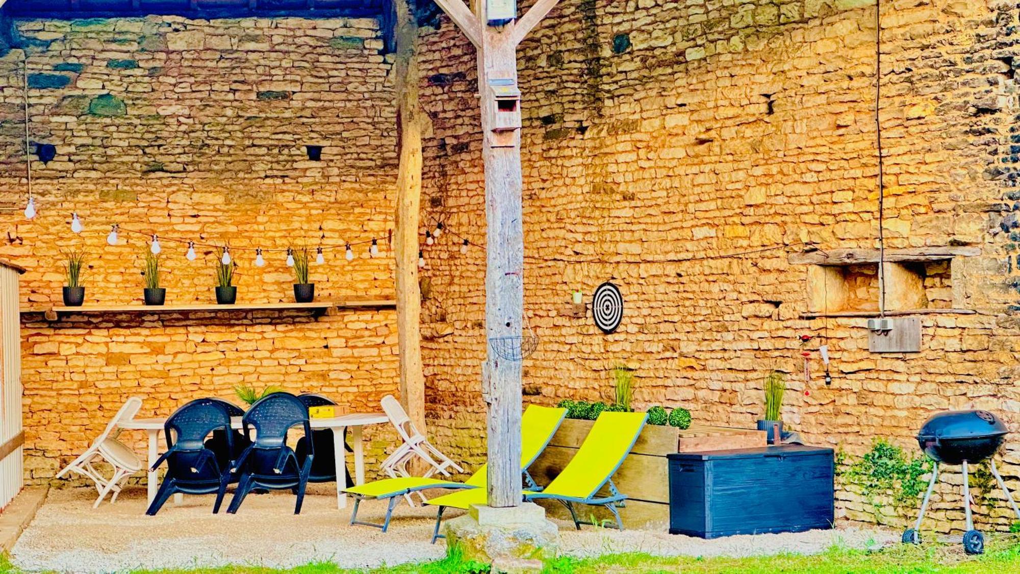 Hébergement de vacances Grande Maison Familiale Bien Equipee Avec Billard Chaunay