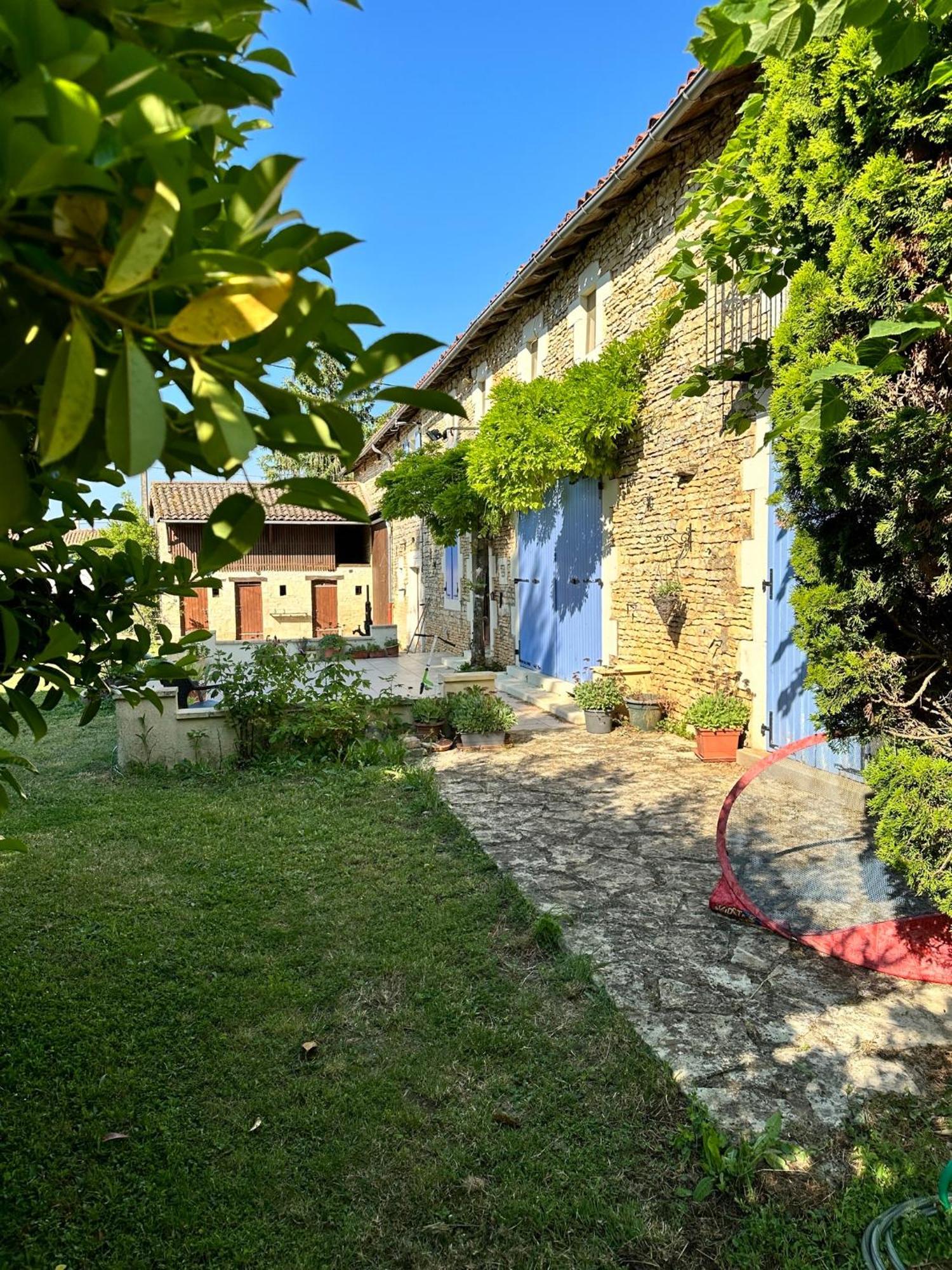 Grande Maison Familiale Bien Equipee Avec Billard Vakantiehuis